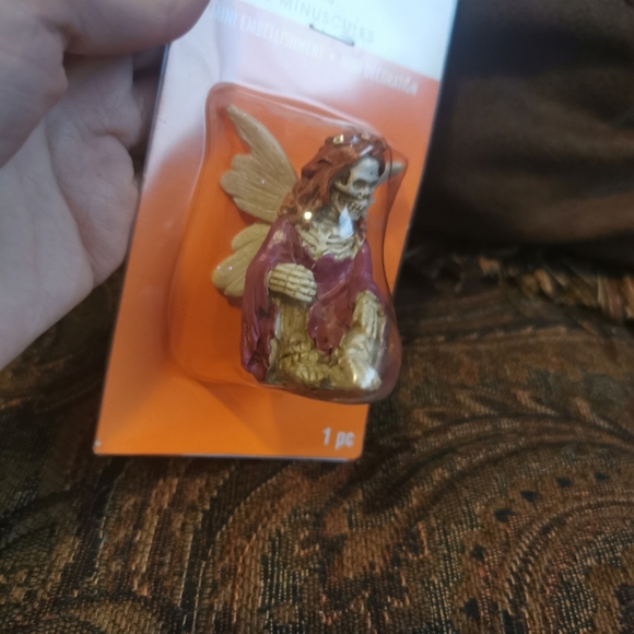 Halloween decor, bnwt - Picture 2 of 3